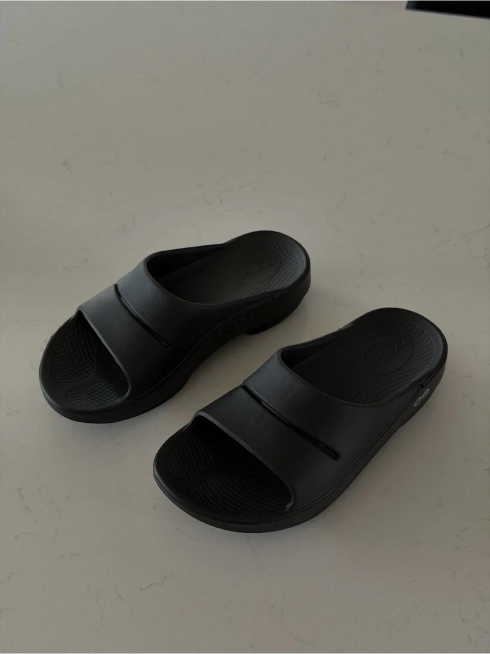 OOFOS SLIDES THE ORIGINAL RECOVERY FOOTWEAR™